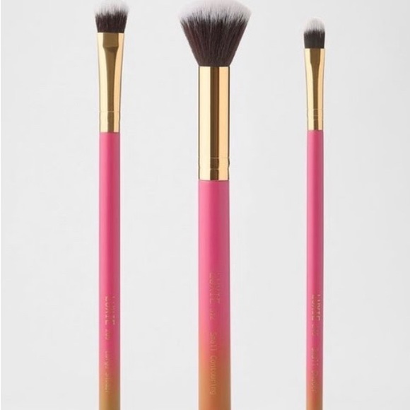 Luxie Complete Face Set w/ Free Luxie brushes - Picture 4 of 5